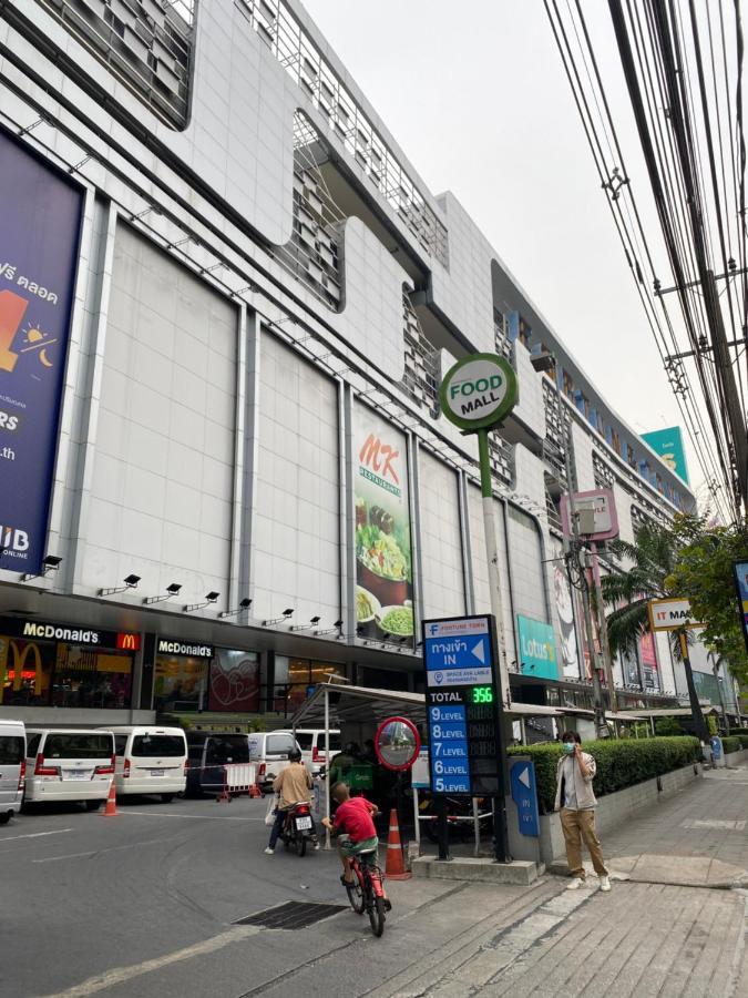 Sura Hostel Bangkok Near Mrt Phra Ram 9 Zewnętrze zdjęcie