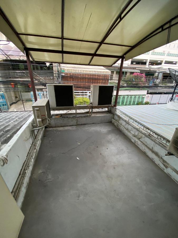 Sura Hostel Bangkok Near Mrt Phra Ram 9 Zewnętrze zdjęcie