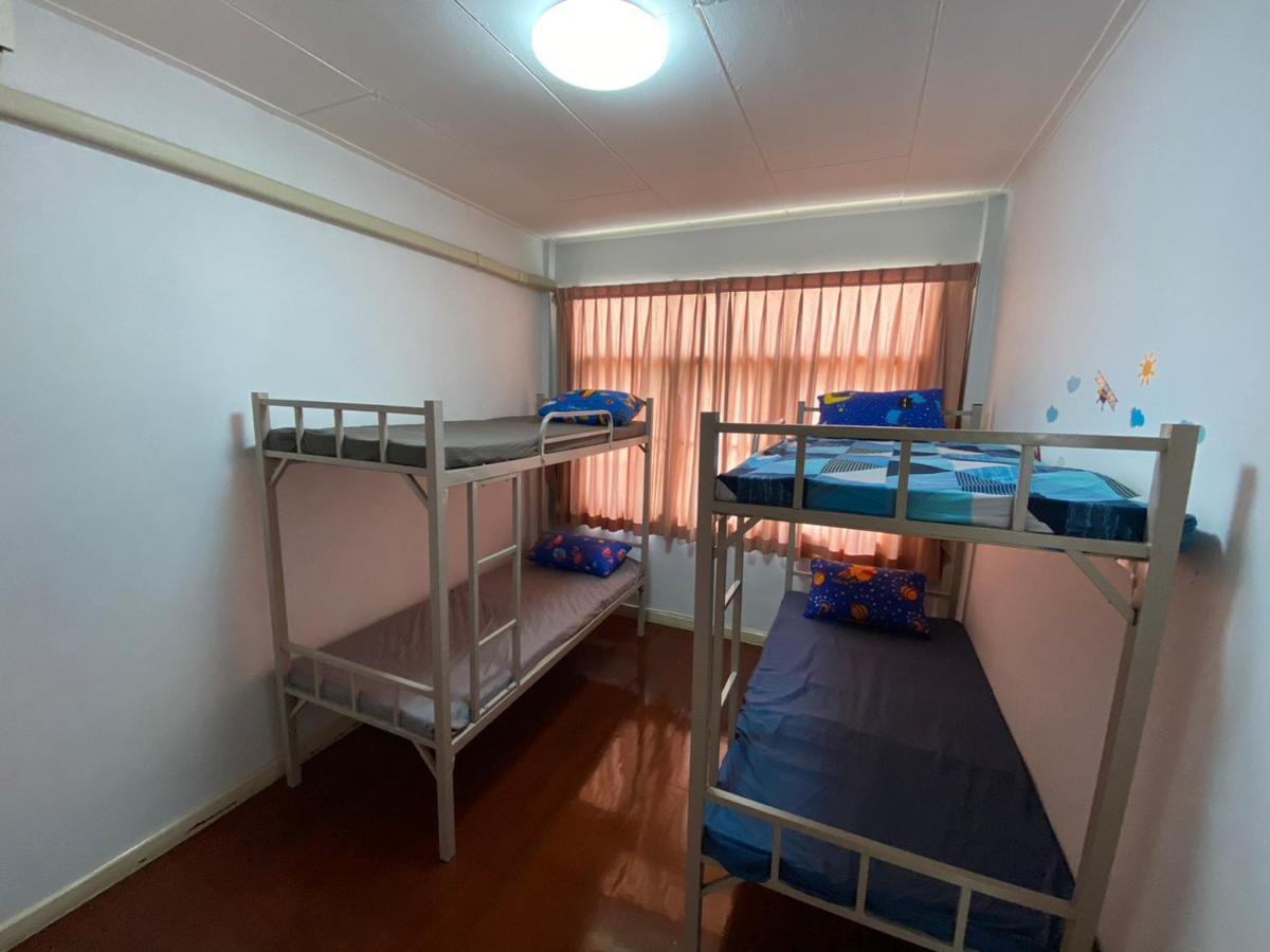 Sura Hostel Bangkok Near Mrt Phra Ram 9 Zewnętrze zdjęcie