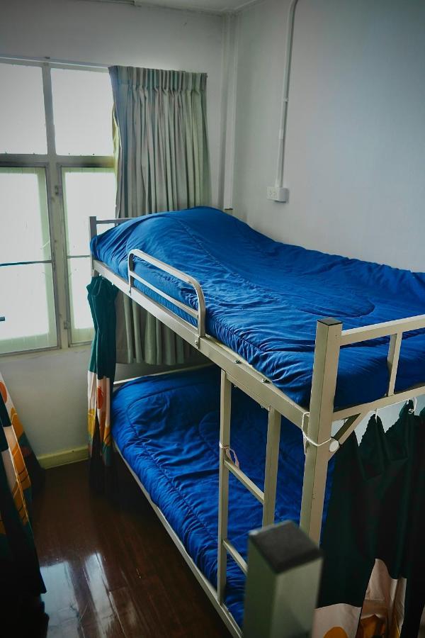 Sura Hostel Bangkok Near Mrt Phra Ram 9 Zewnętrze zdjęcie