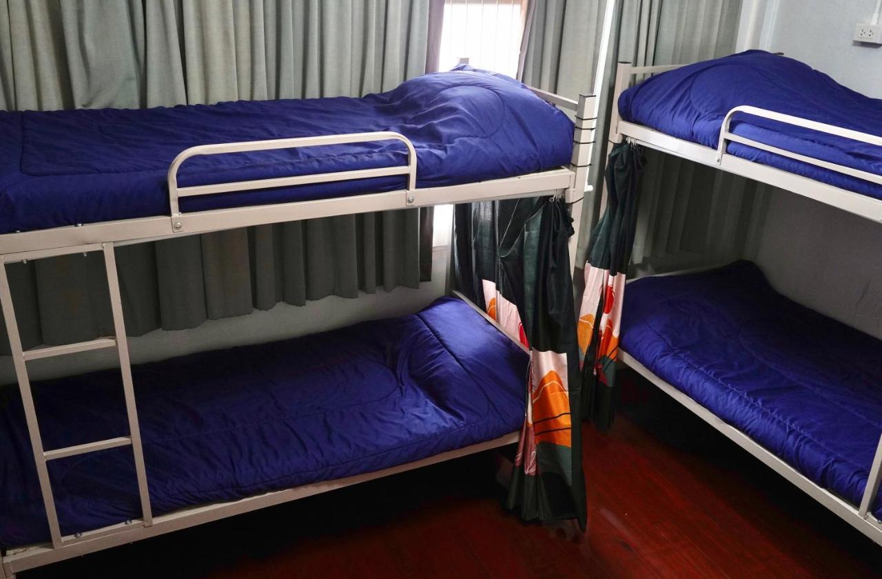 Sura Hostel Bangkok Near Mrt Phra Ram 9 Zewnętrze zdjęcie
