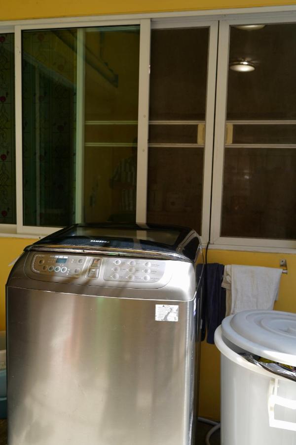 Sura Hostel Bangkok Near Mrt Phra Ram 9 Zewnętrze zdjęcie
