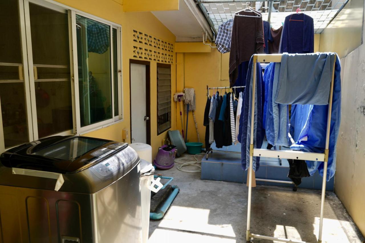 Sura Hostel Bangkok Near Mrt Phra Ram 9 Zewnętrze zdjęcie