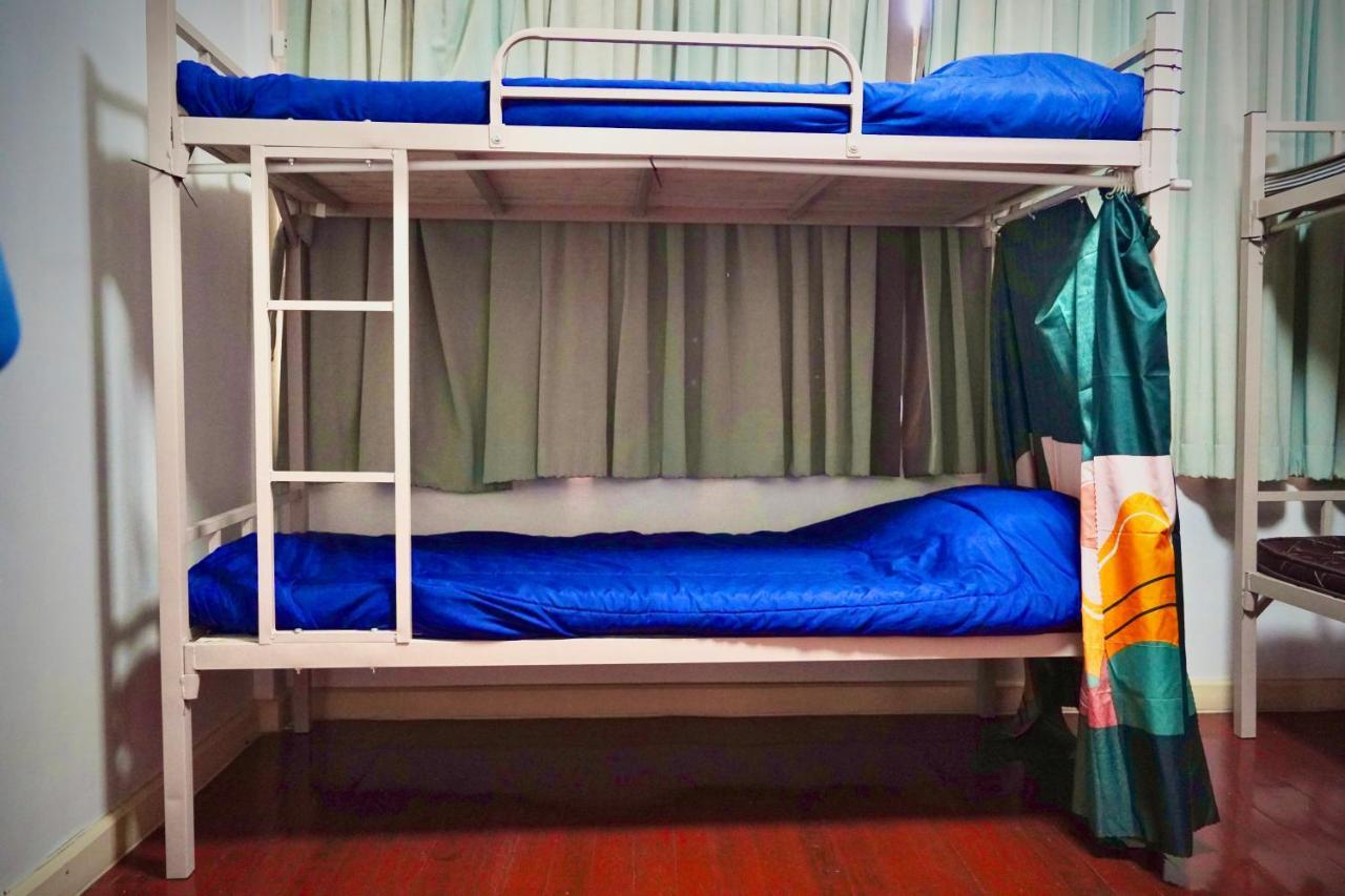 Sura Hostel Bangkok Near Mrt Phra Ram 9 Zewnętrze zdjęcie