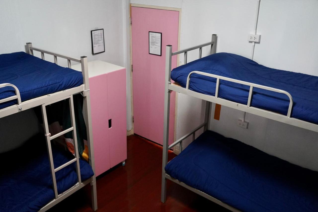 Sura Hostel Bangkok Near Mrt Phra Ram 9 Zewnętrze zdjęcie