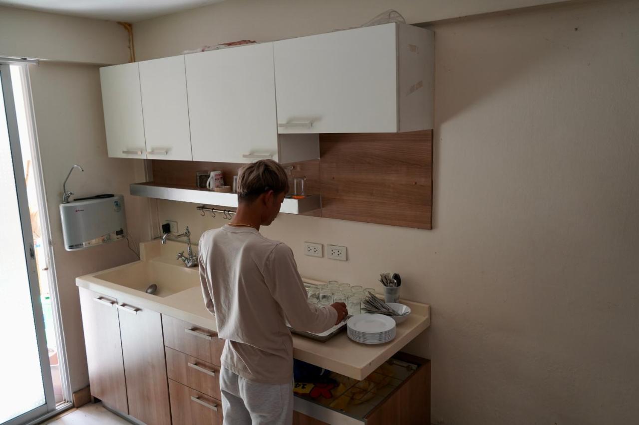 Sura Hostel Bangkok Near Mrt Phra Ram 9 Zewnętrze zdjęcie