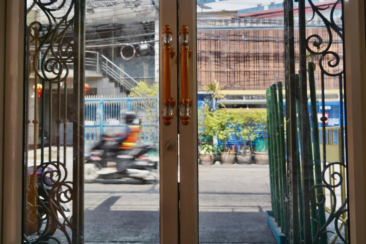 Sura Hostel Bangkok Near Mrt Phra Ram 9 Zewnętrze zdjęcie