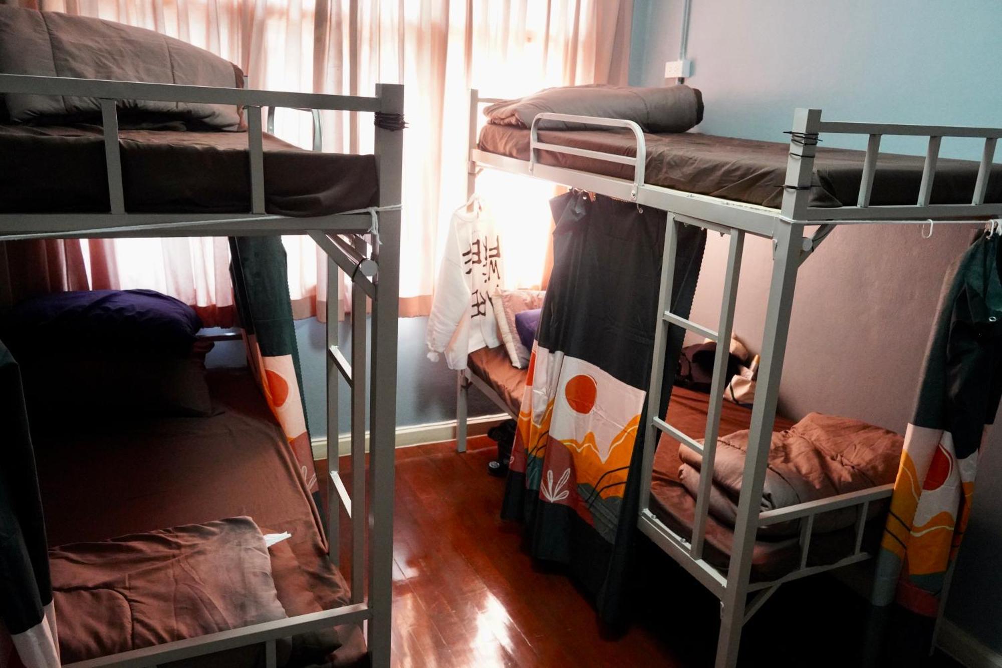 Sura Hostel Bangkok Near Mrt Phra Ram 9 Zewnętrze zdjęcie
