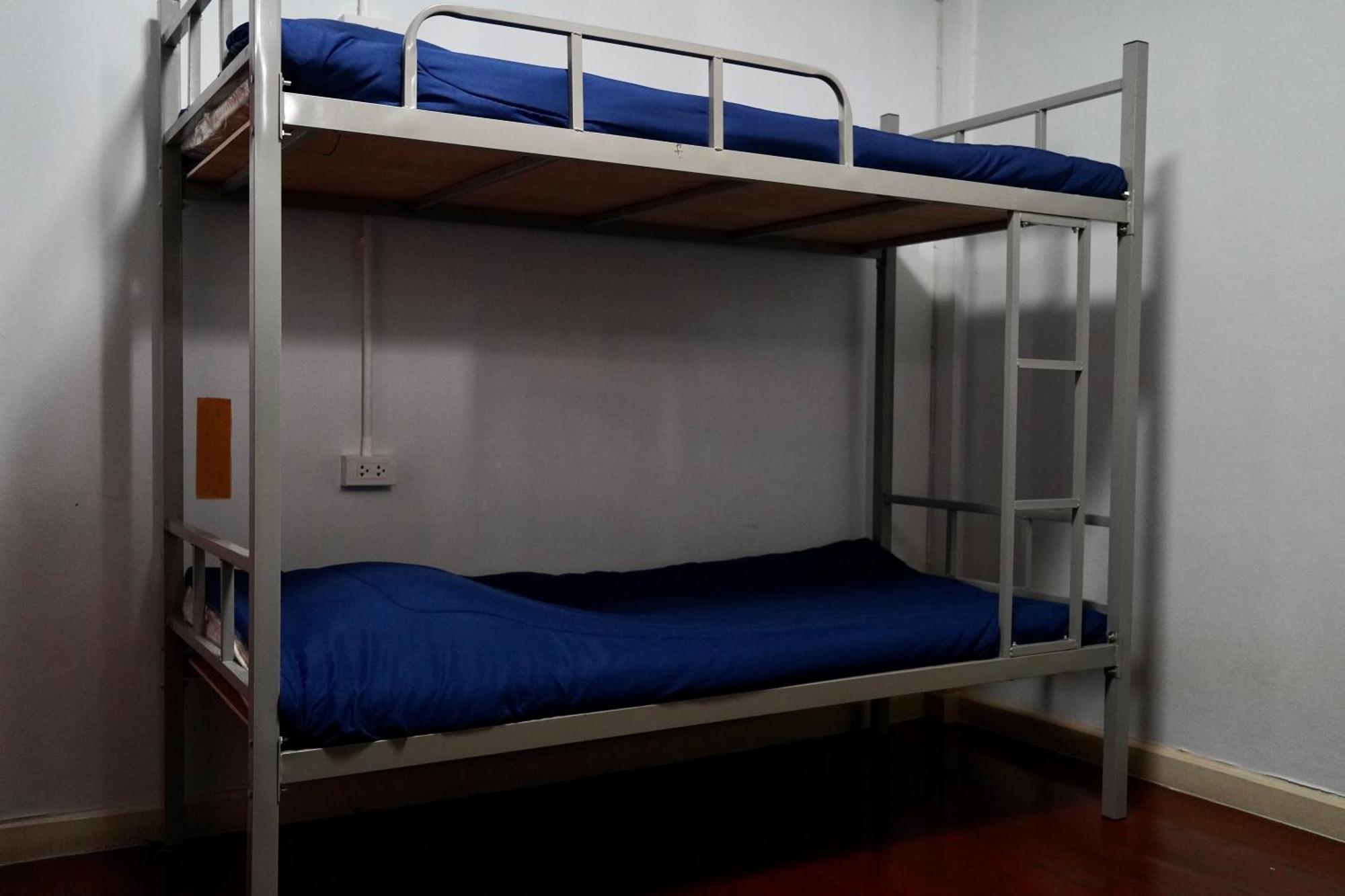 Sura Hostel Bangkok Near Mrt Phra Ram 9 Zewnętrze zdjęcie