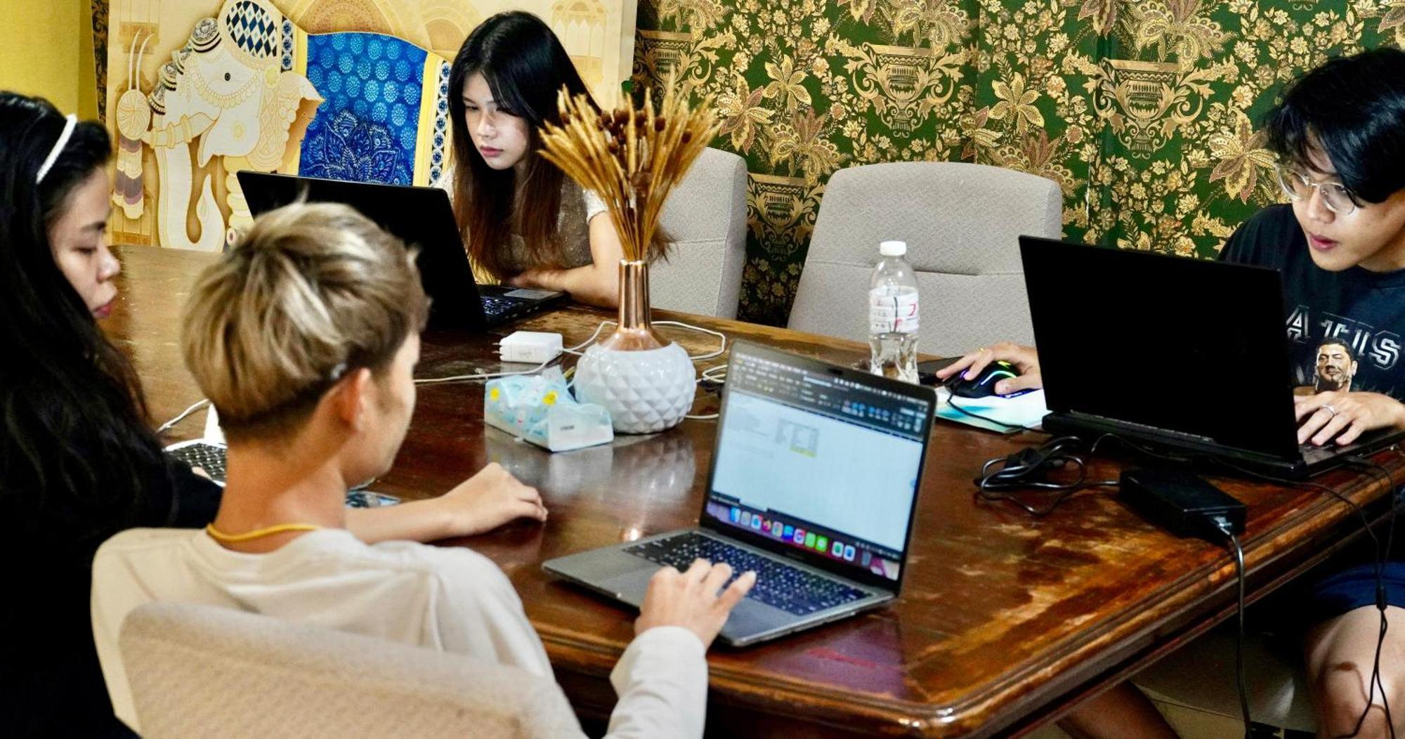 Sura Hostel Bangkok Near Mrt Phra Ram 9 Zewnętrze zdjęcie